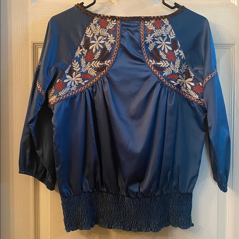Hazel Blue Floral Embroidered Rodeo Festive Blouse NWoTs - Picture 9 of 13